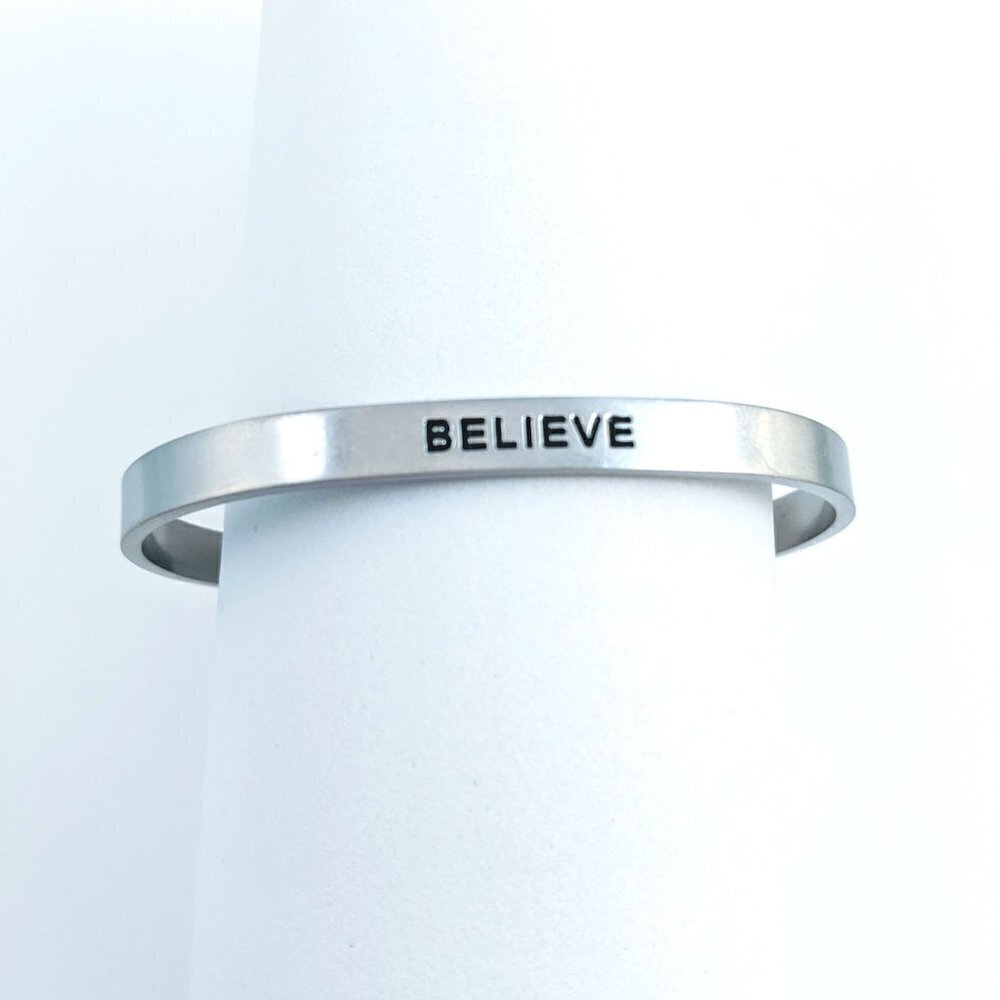 NWT Believe Mantraband Unisex Bracelet